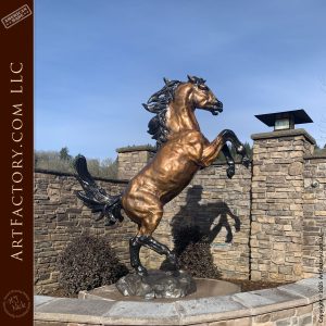 Wild Splendor monumental bronze stallion by Lorenzo Ghiglieri