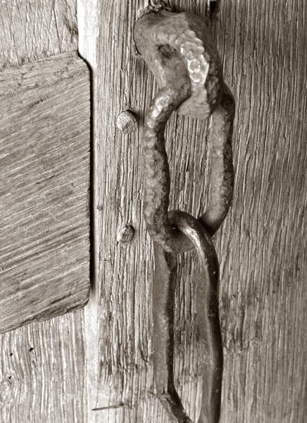 Door Pull in a Rustic Style Chain Link  - HH1929