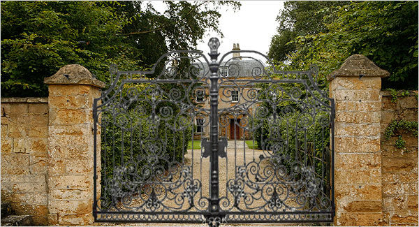Iron Gates - French La Conciergerie Design - 2266DG